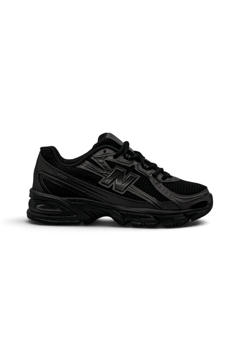 New Balance 740 Triple Black